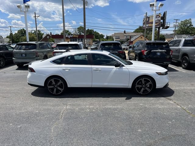 Used 2025 Honda Accord Sport image 11