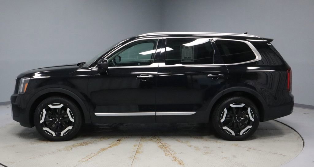 Used 2025 Kia Telluride S image 8