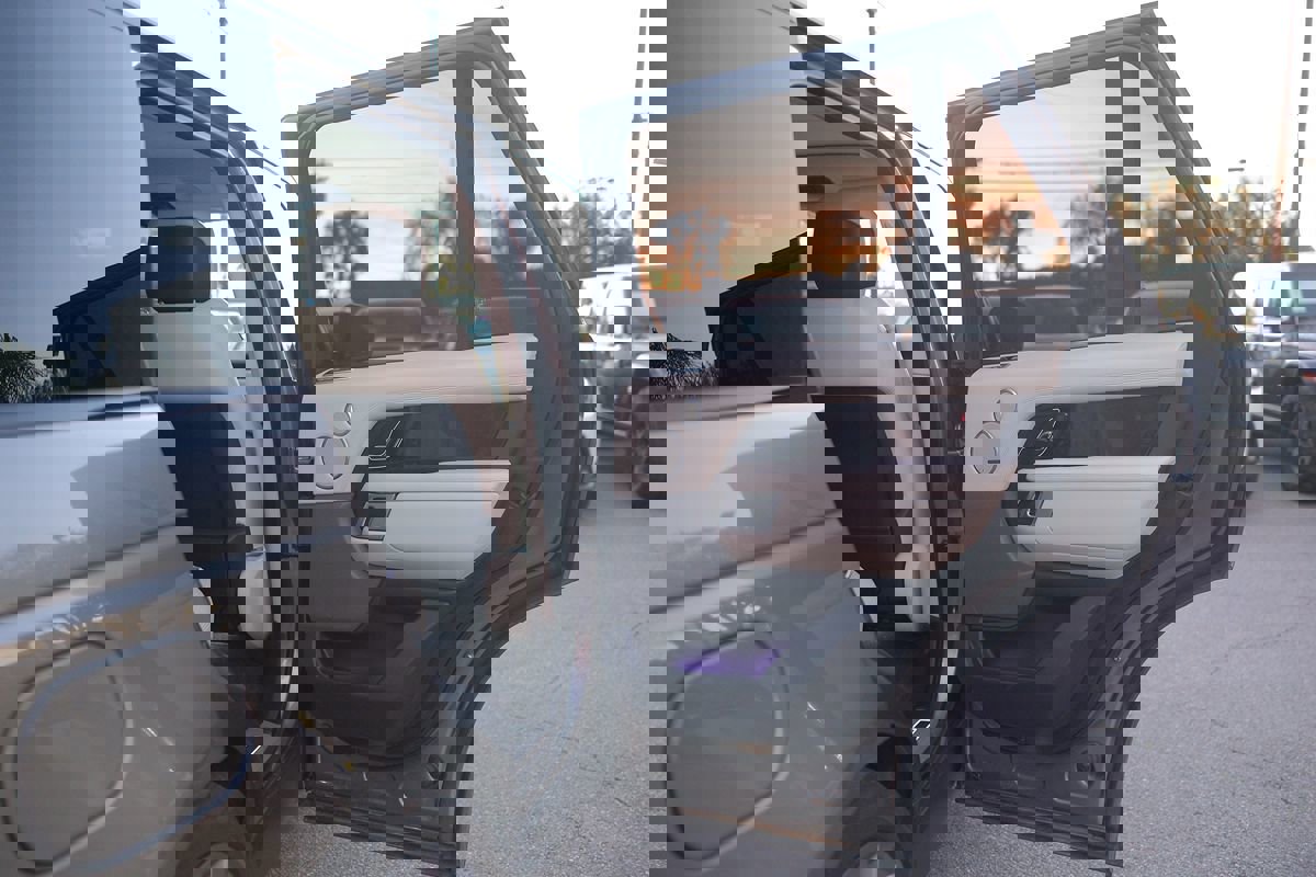 Used 2020 Land Rover Range Rover HSE image 26