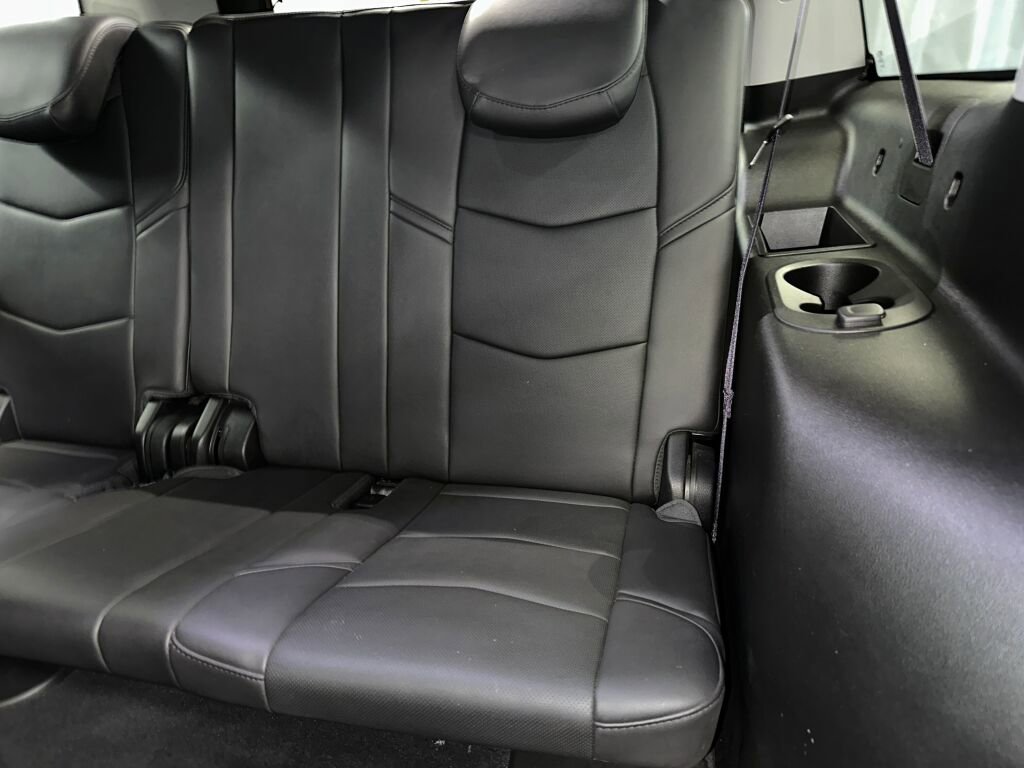 Used 2016 Cadillac Escalade ESV Luxury image 25