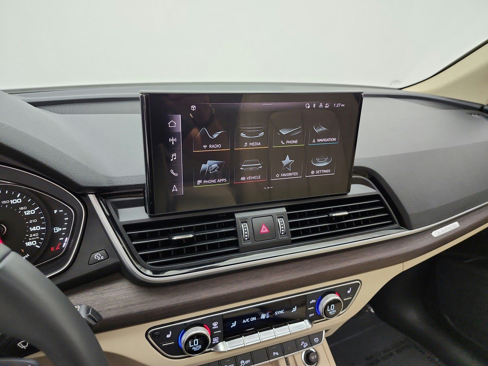 Used 2023 Audi Q5 2.0T Premium w/ Convenience Package AWD/4WD image 14