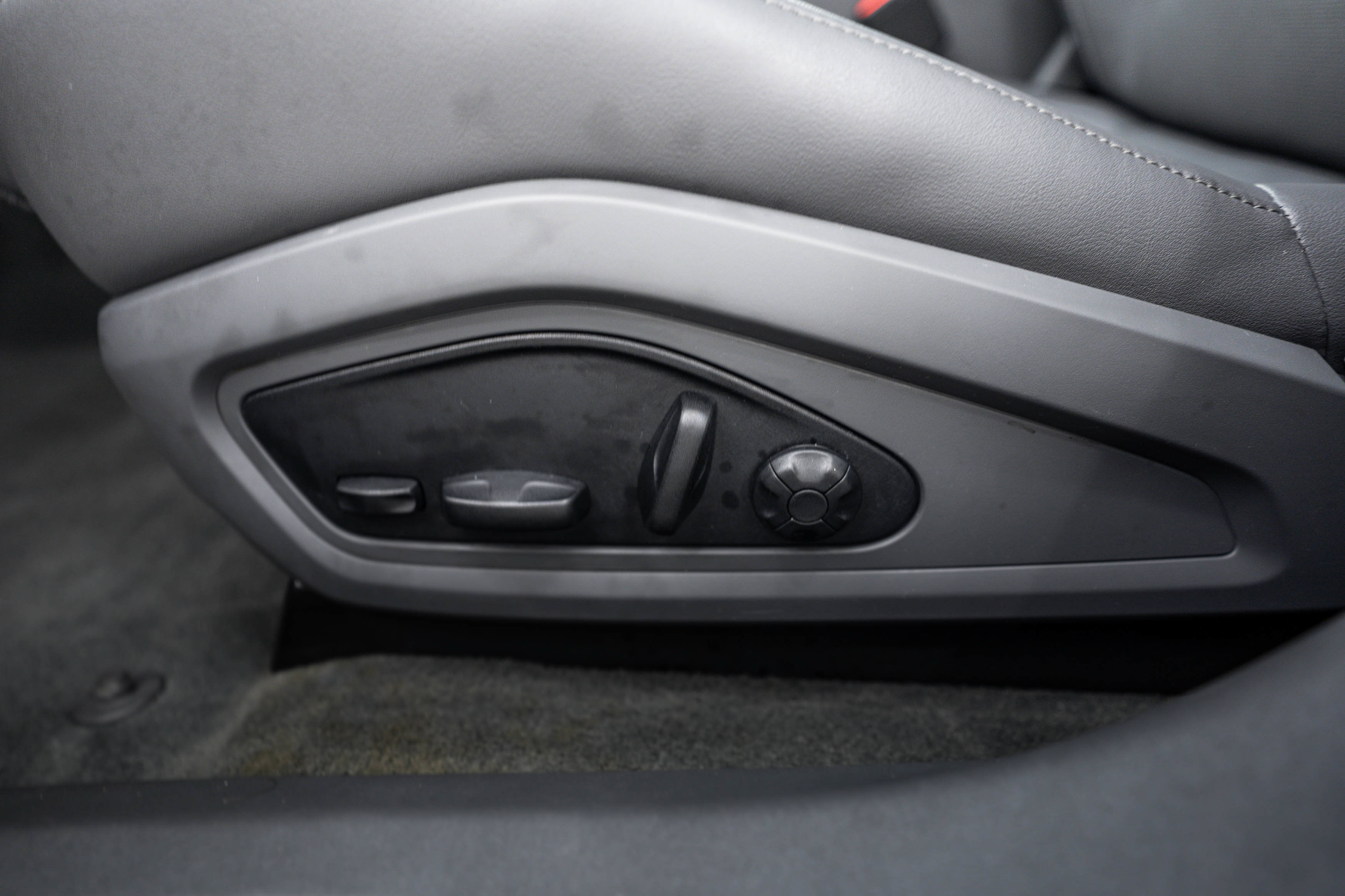 Certified 2022 Porsche Taycan 4S AWD/4WD image 19