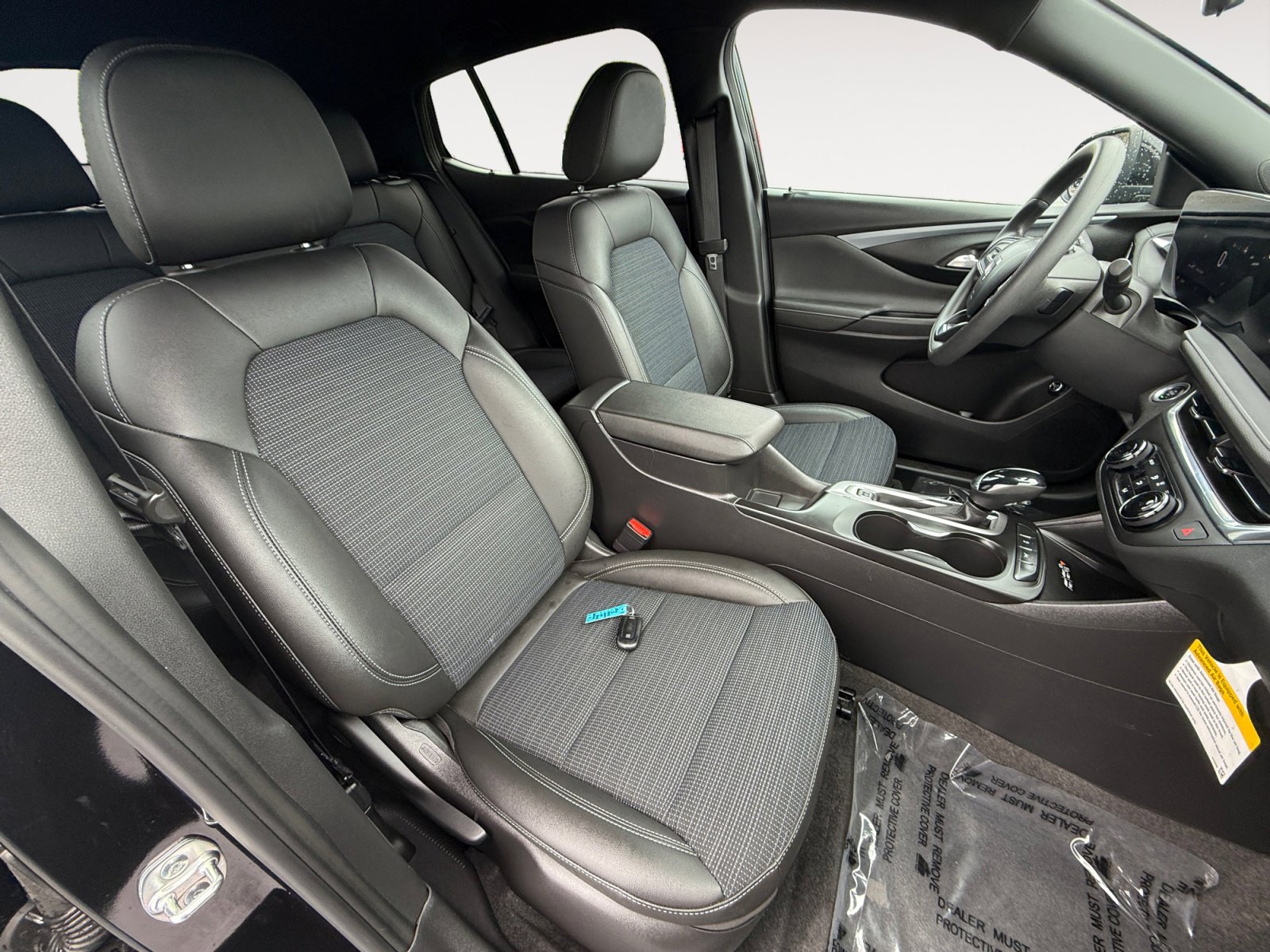 Used 2025 Buick Envista Preferred w/ Convenience II Package image 19