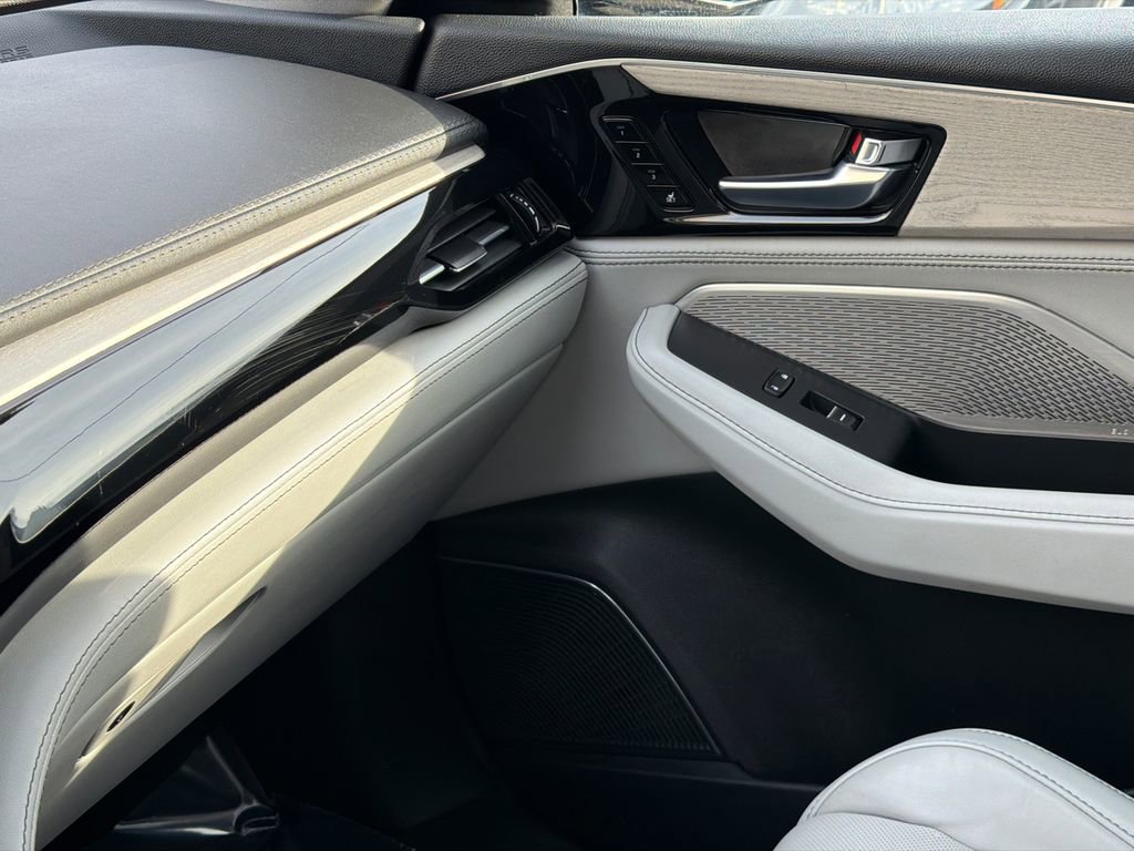 Used 2023 Acura MDX SH-AWD w/ Advance Package image 35