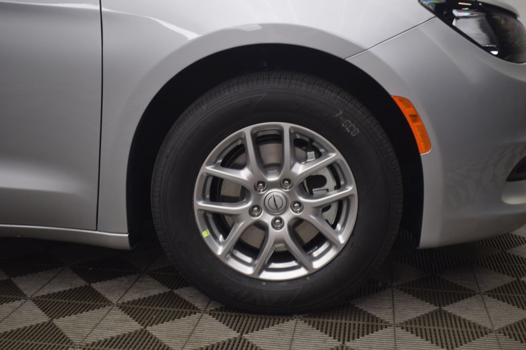 New 2026 Chrysler Voyager LX FWD image 7