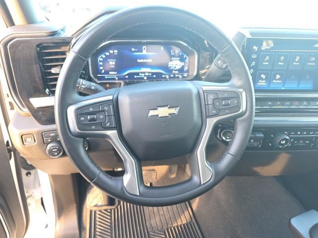Used 2024 Chevrolet Silverado 1500 LT AWD/4WD image 12