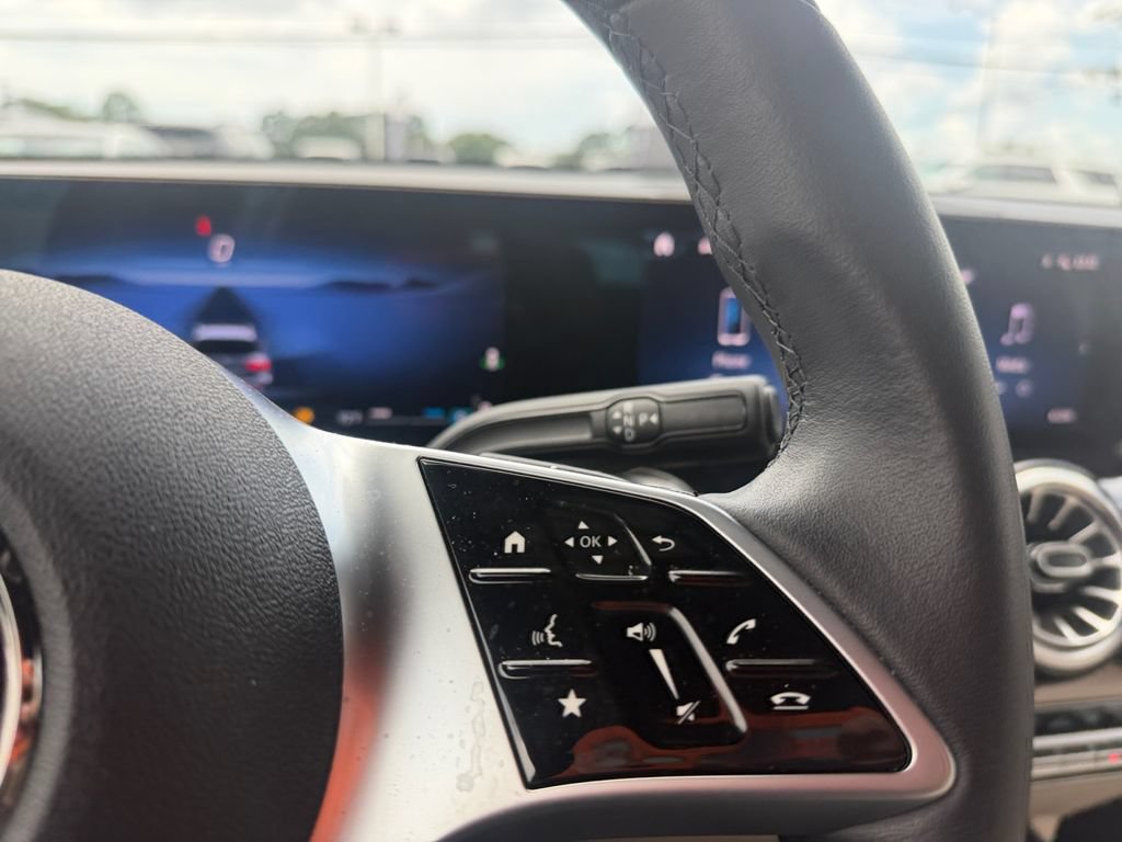 Certified 2025 Mercedes-Benz GLB 250 image 20