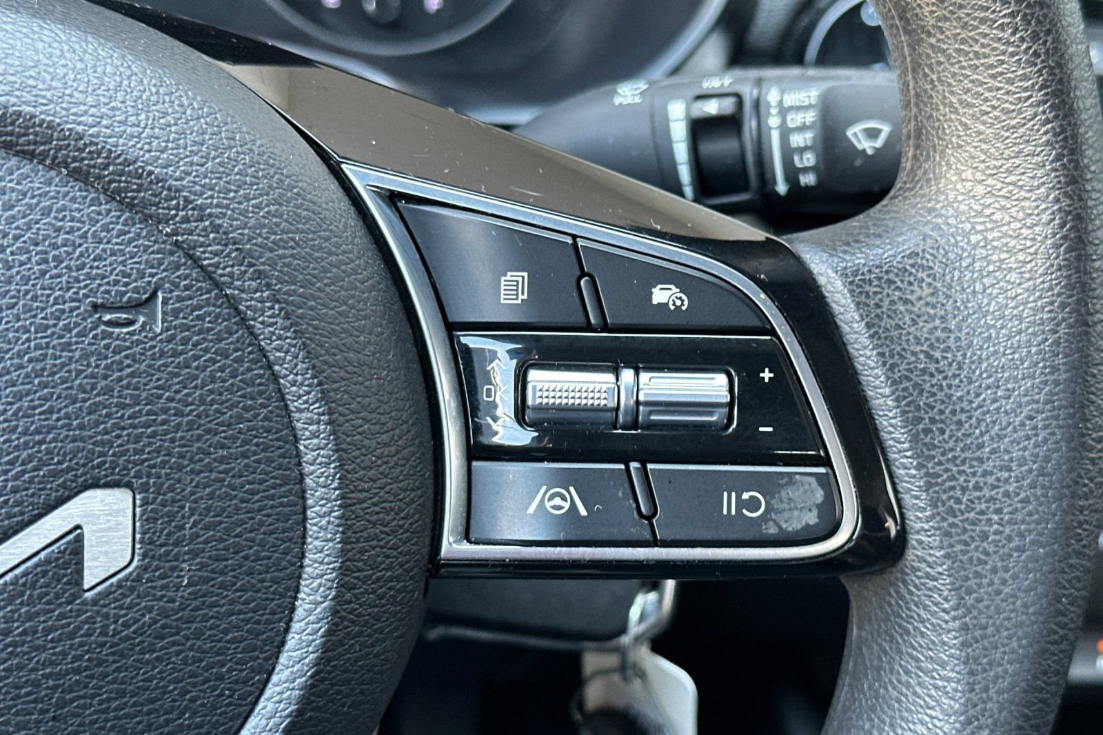 Used 2024 Kia Forte LXS w/ LXS Technology Package FWD image 25