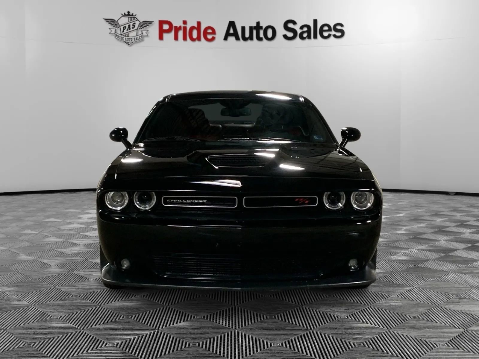 Used 2021 Dodge Challenger R/T RWD image 3
