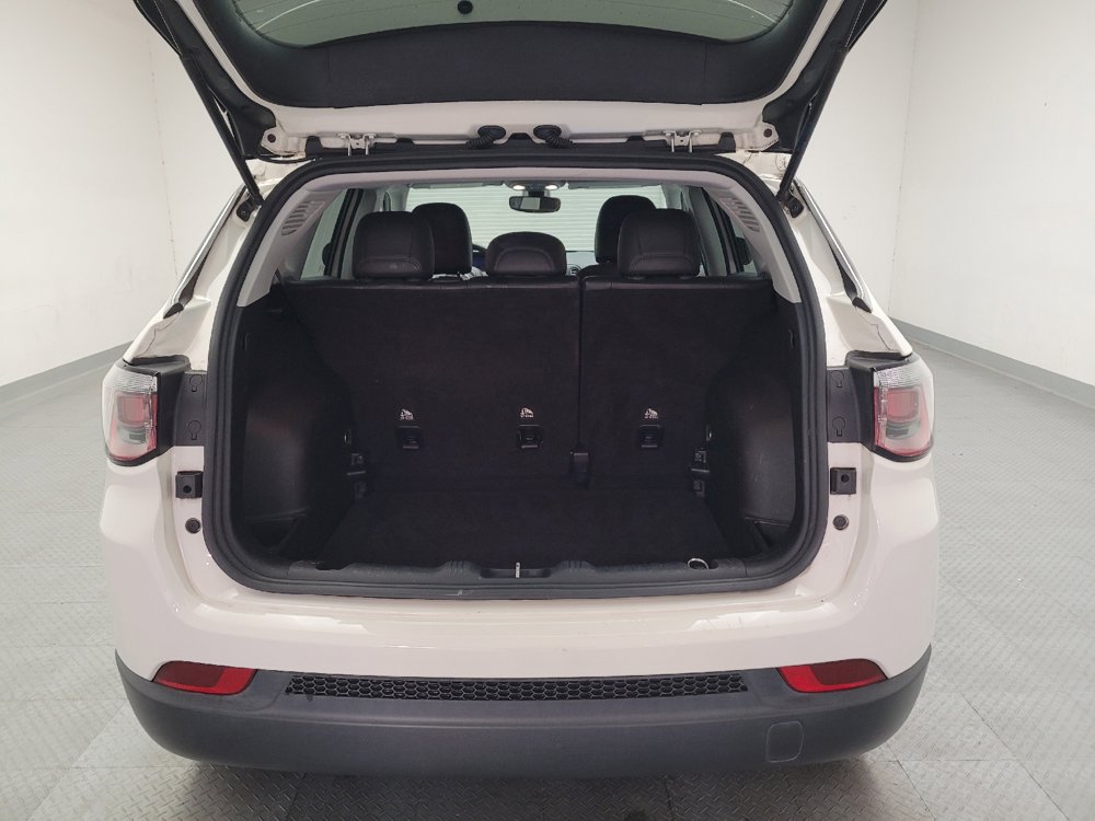 Used 2018 Jeep Compass Latitude w/ Popular Equipment Group FWD image 29