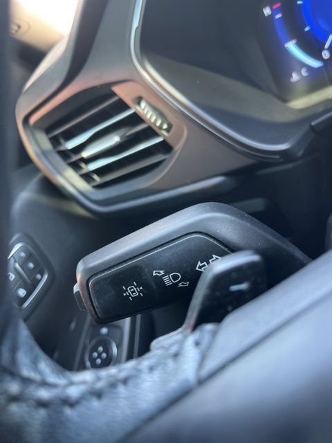 Used 2020 Ford Escape Titanium w/ Titanium Premium Package 2.0 AWD/4WD image 18