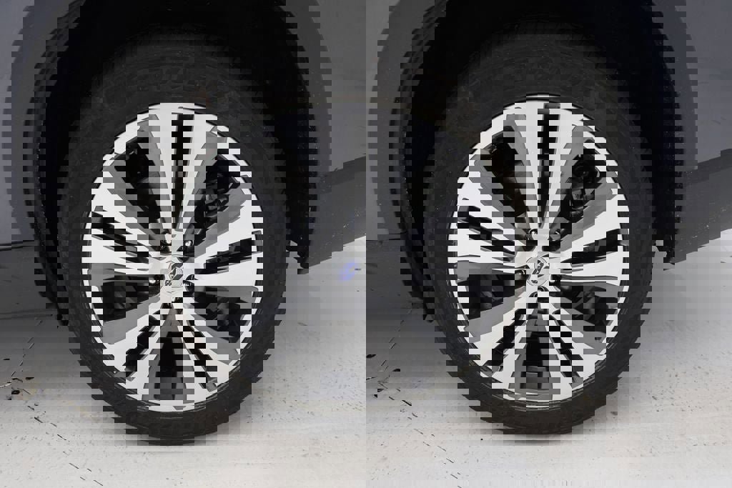 Used 2022 Subaru Ascent Limited w/ Technology Package image 10