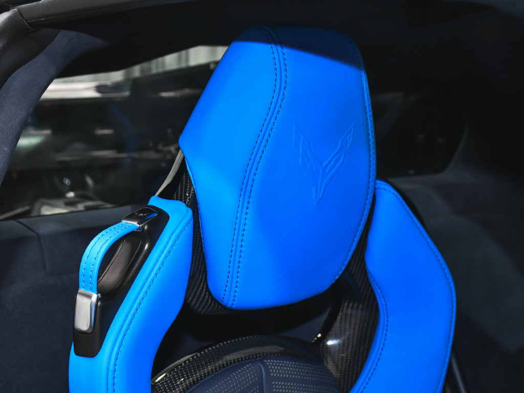 Used 2023 Chevrolet Corvette Stingray Premium Cpe w/ Body-Color Dual Roof Package RWD image 53