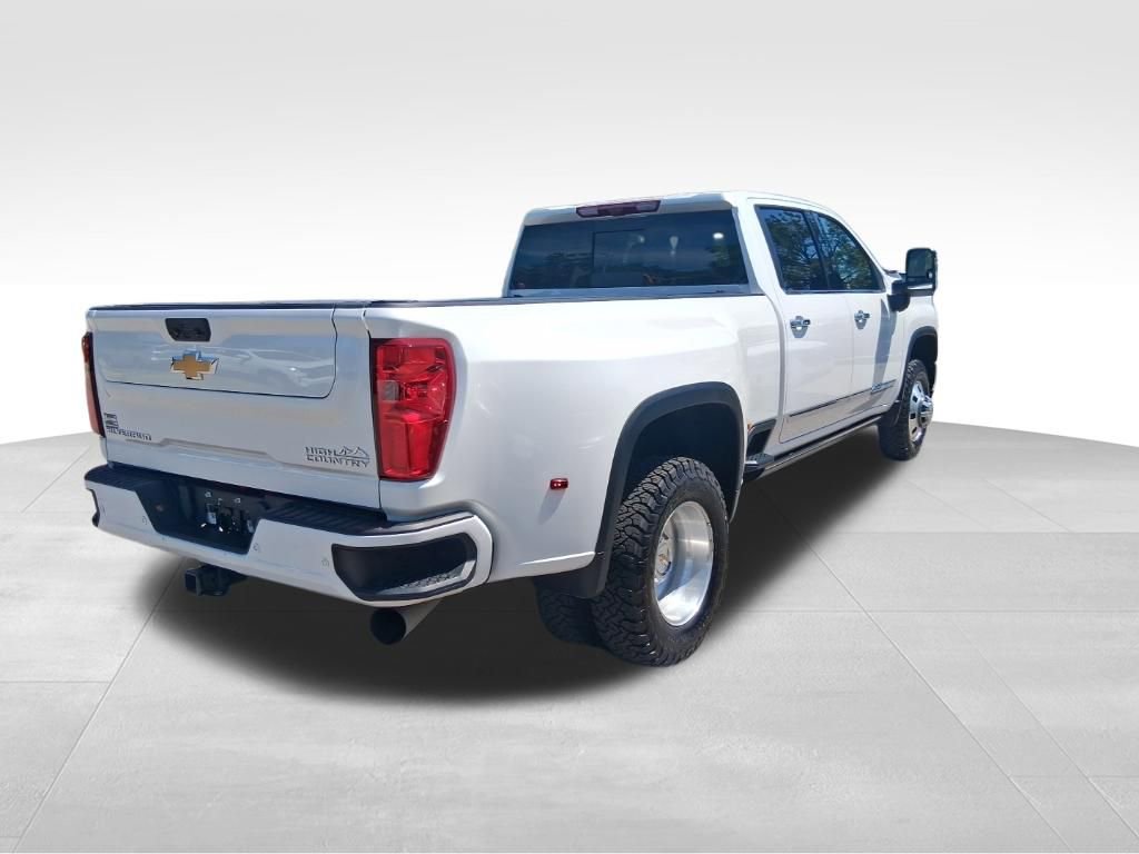 Used 2024 Chevrolet Silverado 3500 High Country w/ Technology Package image 5