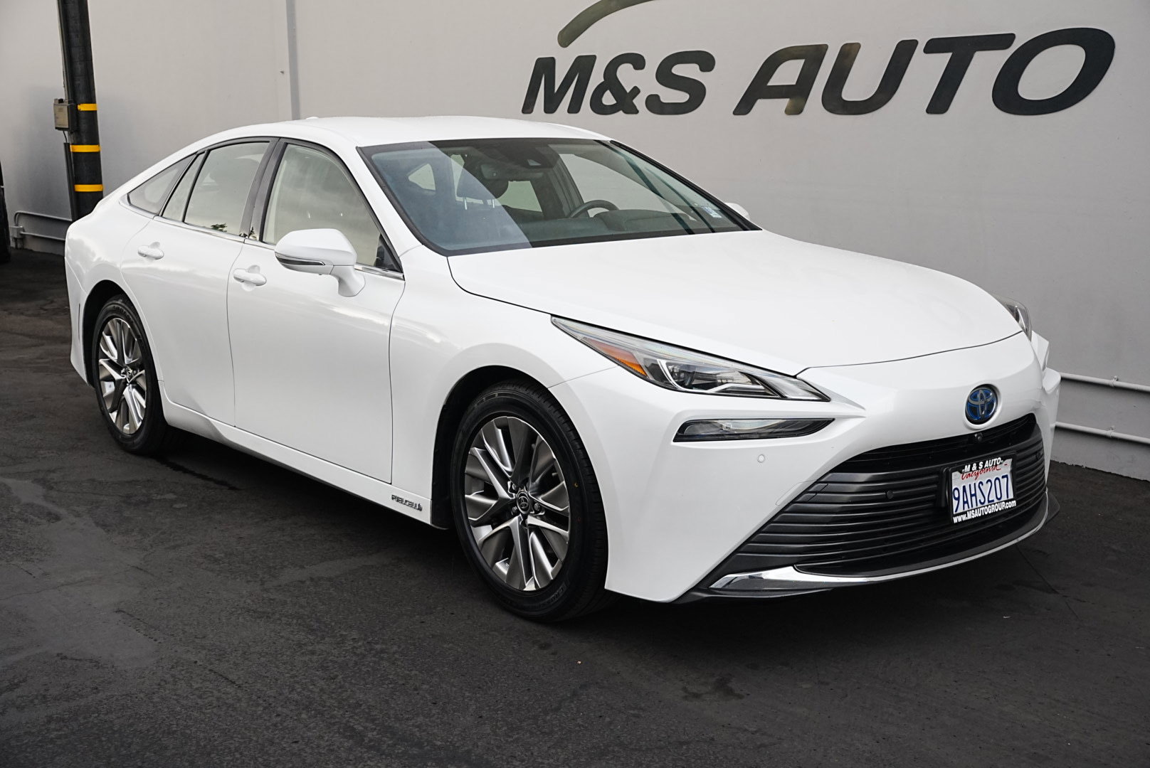 Used 2022 Toyota Mirai XLE image 3