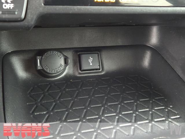 Used 2021 Toyota RAV4 LE image 9