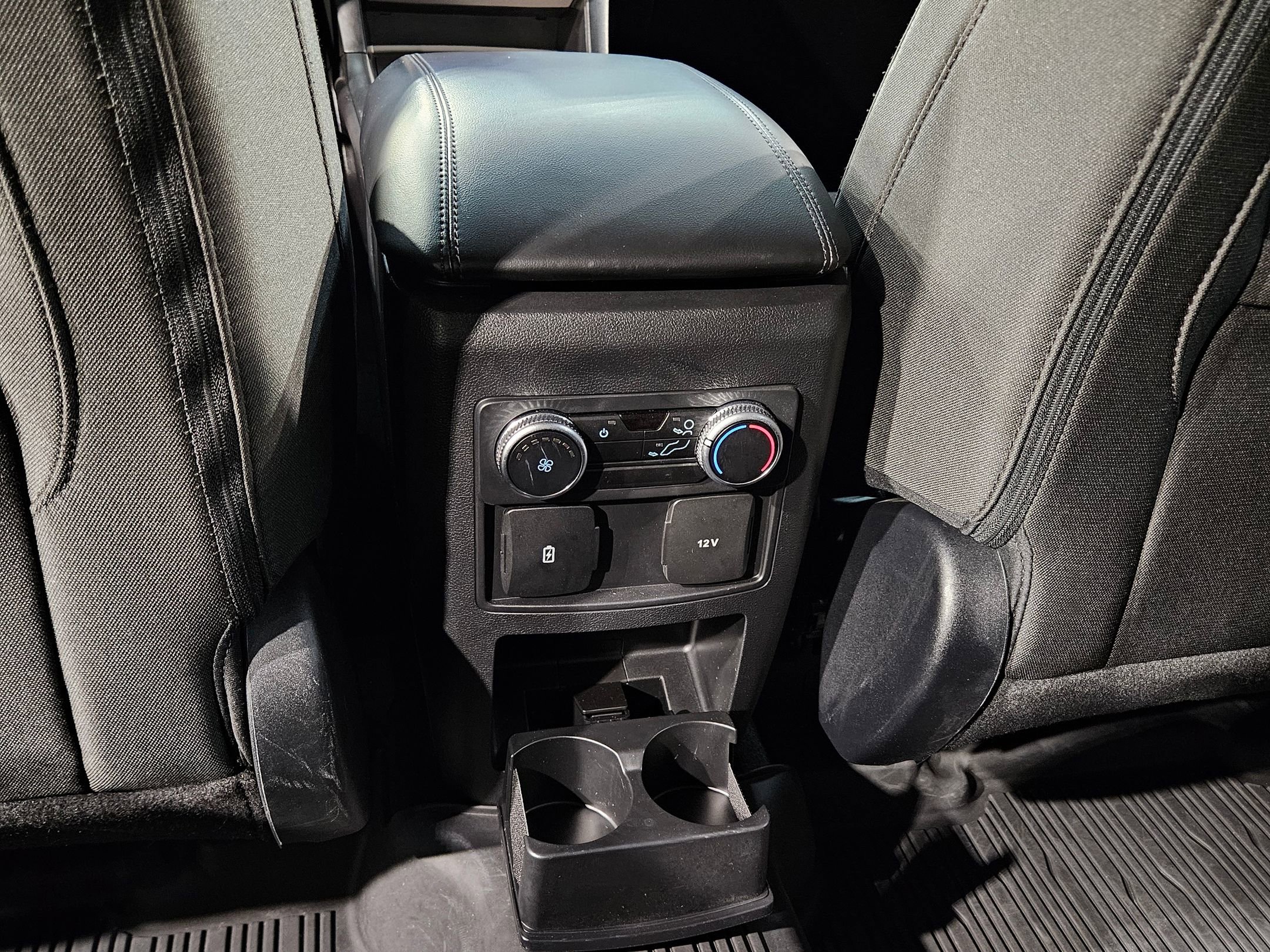 Used 2023 Ford Explorer XLT image 36