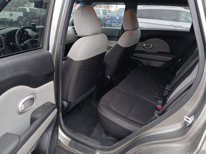 Used 2015 Kia Soul FWD image 10