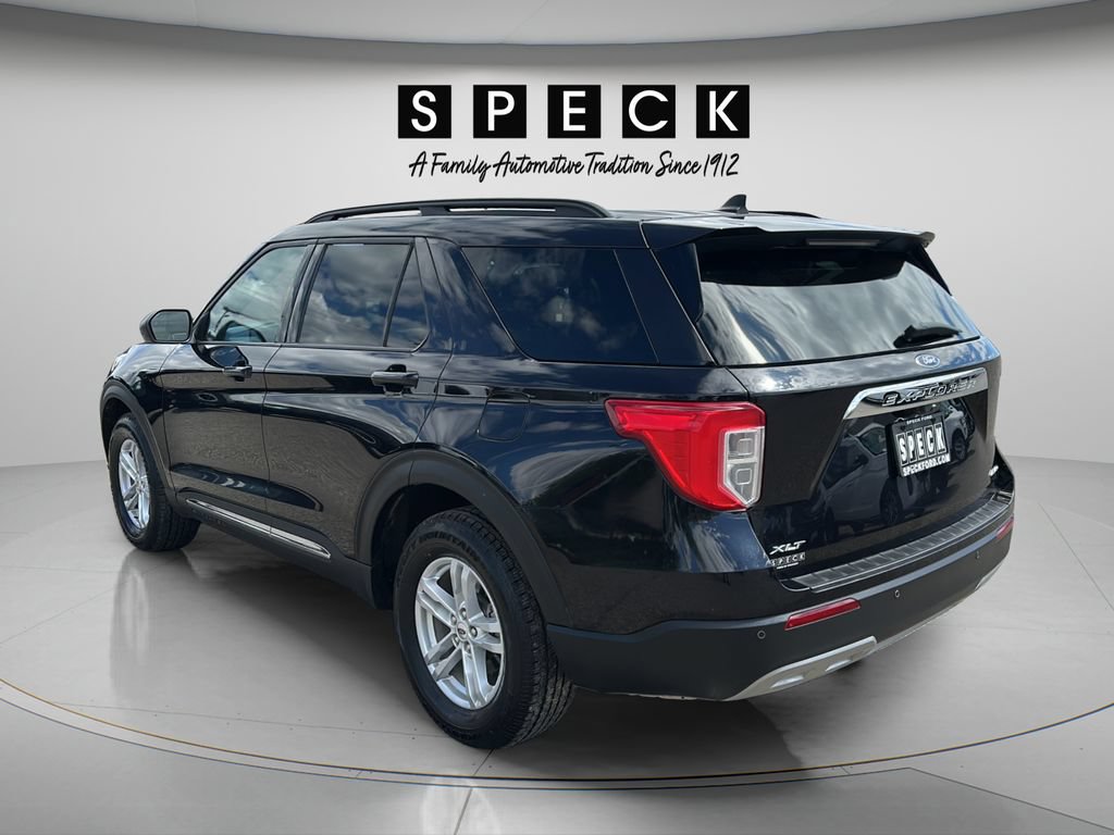 Used 2024 Ford Explorer XLT w/ Equipment Group 202A AWD/4WD image 3