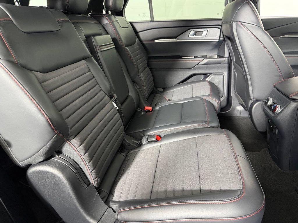 Used 2025 Ford Explorer ST-Line RWD image 34