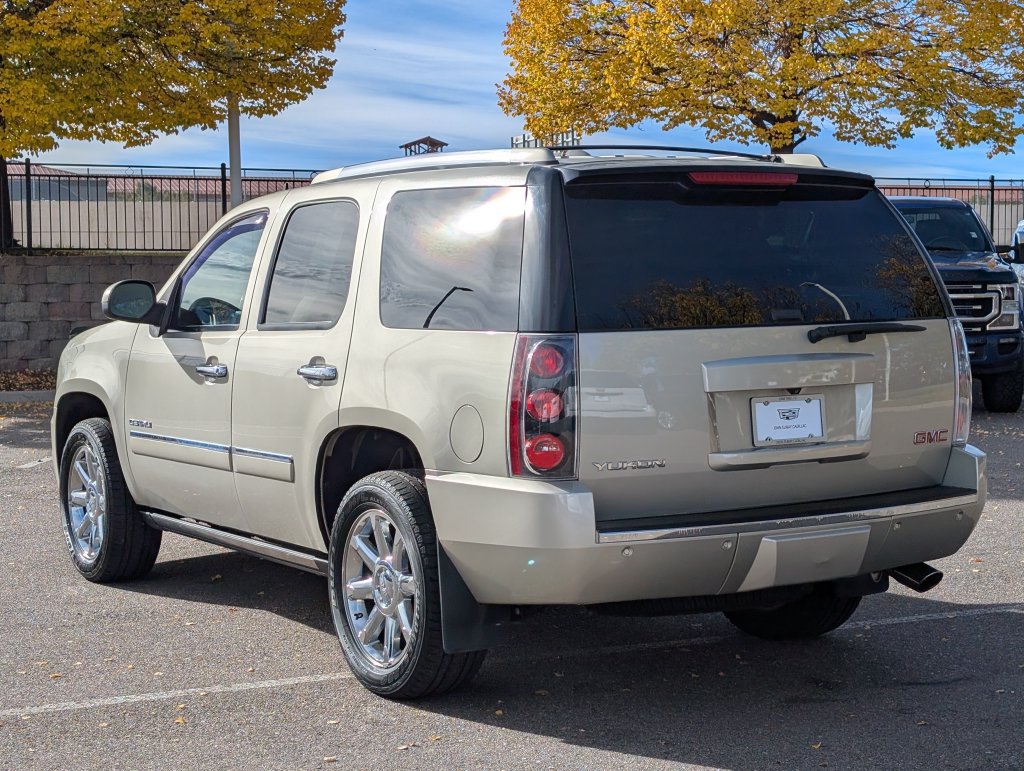 Used 2014 GMC Yukon Denali AWD/4WD image 4