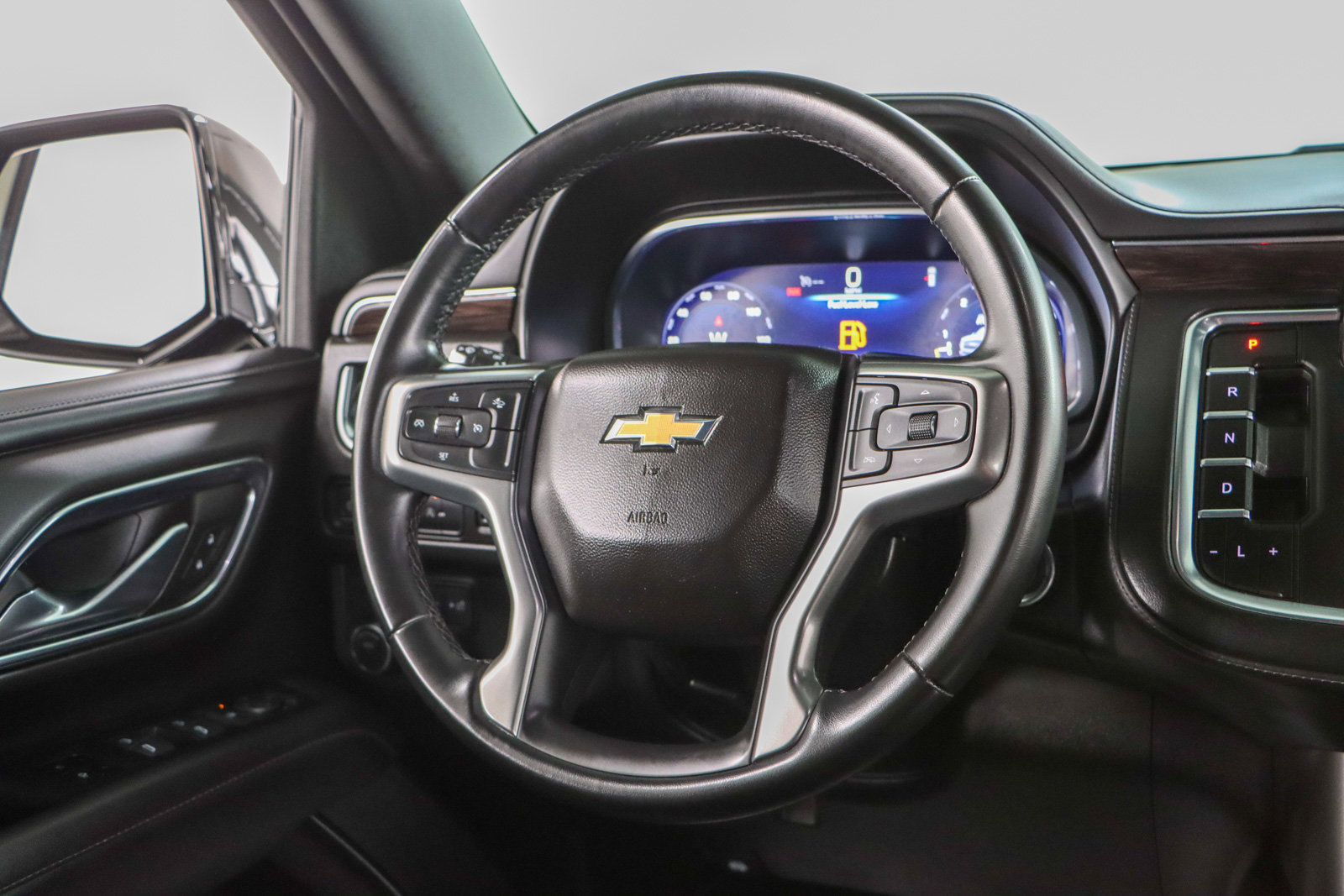 Used 2023 Chevrolet Suburban LT image 13