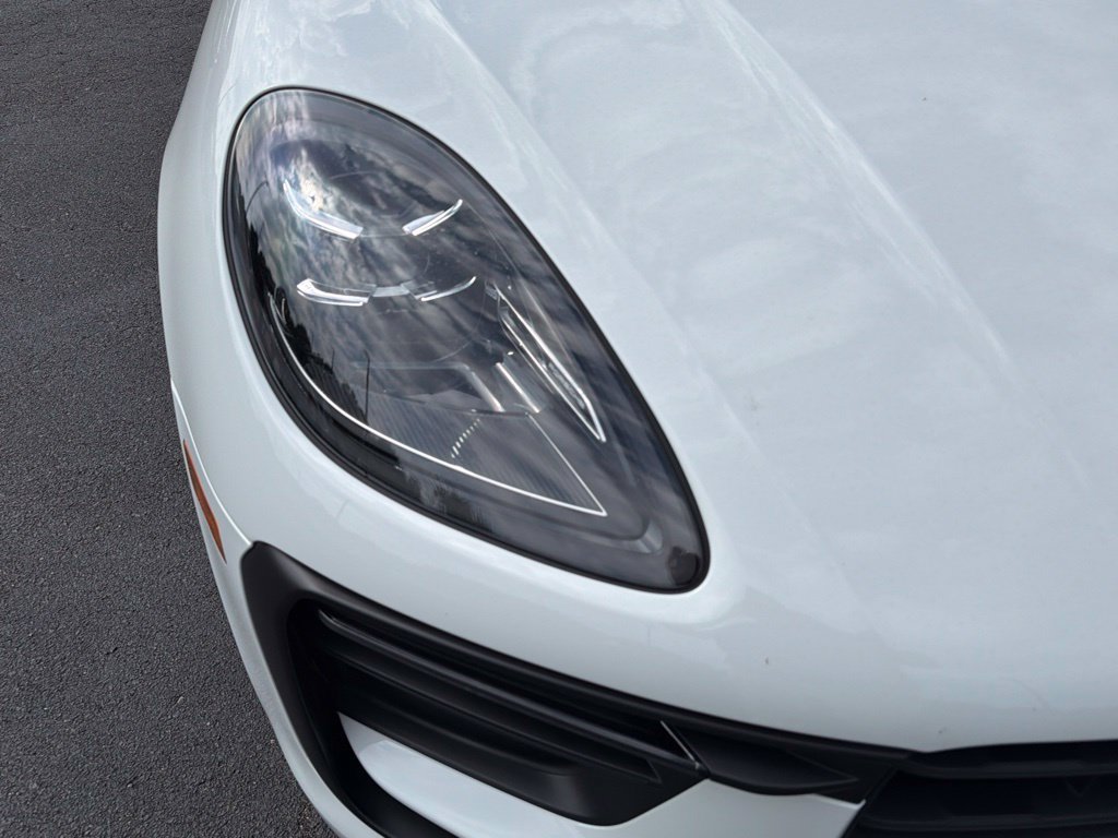 Used 2024 Porsche Macan AWD/4WD image 32