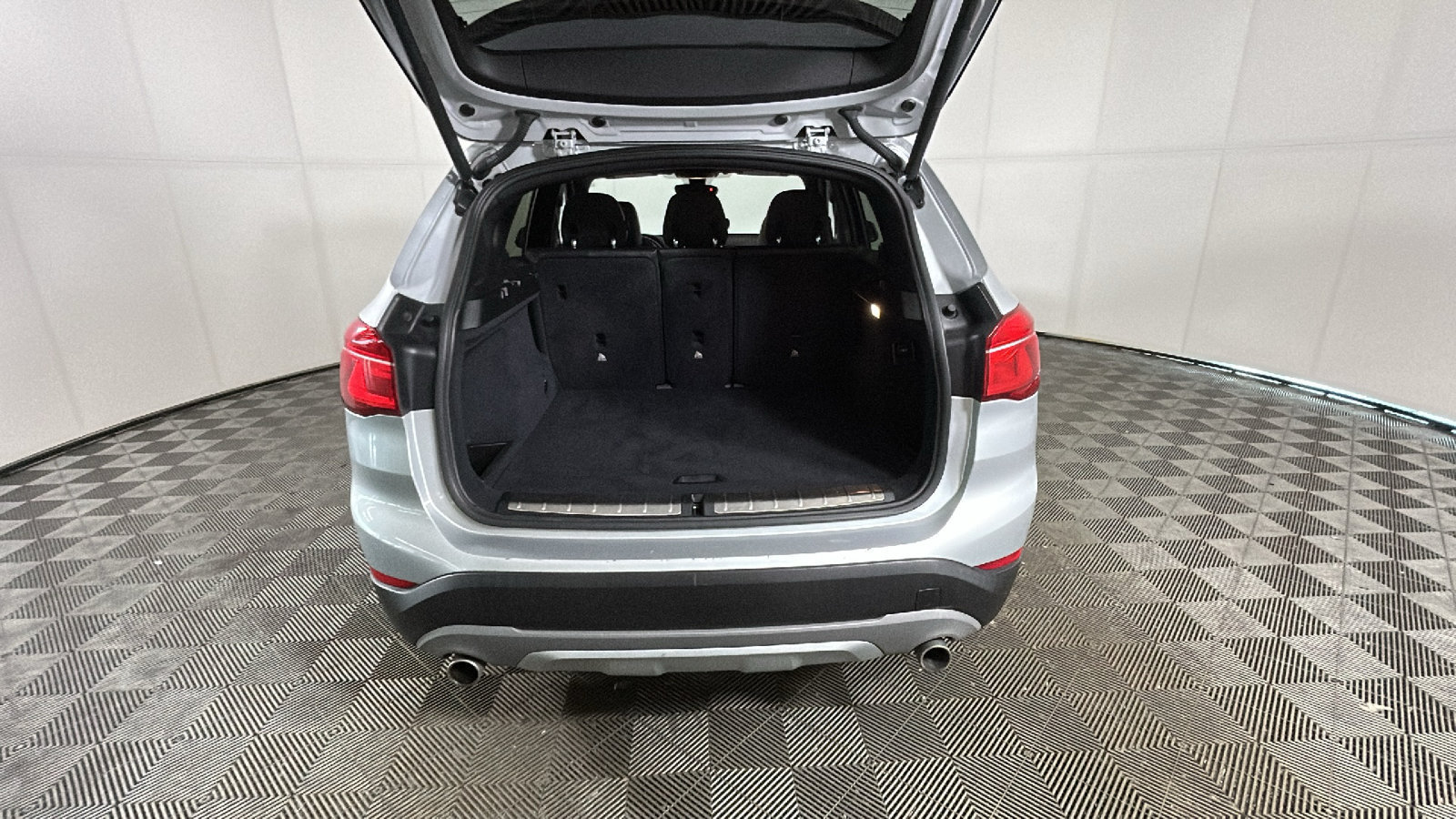 Used 2018 BMW X1 xDrive28i AWD/4WD image 33