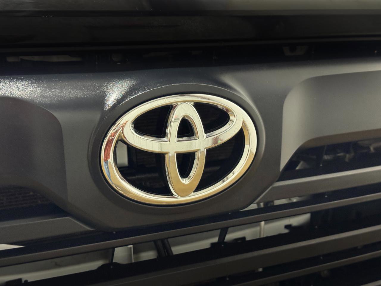 Used 2024 Toyota Tundra SR AWD/4WD image 40