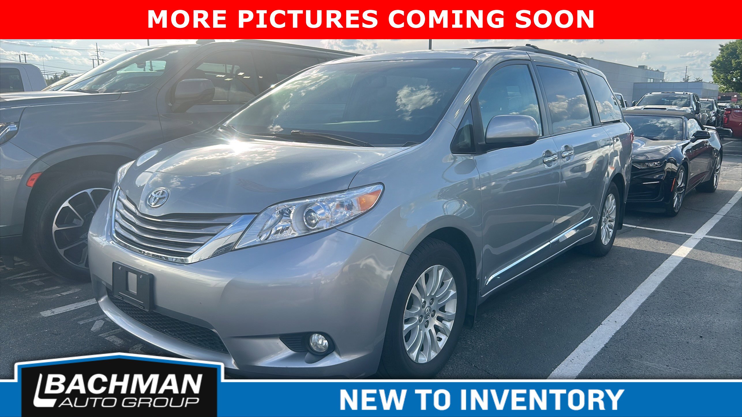 Used 2017 Toyota Sienna XLE w/ XLE Navigation Package image 4