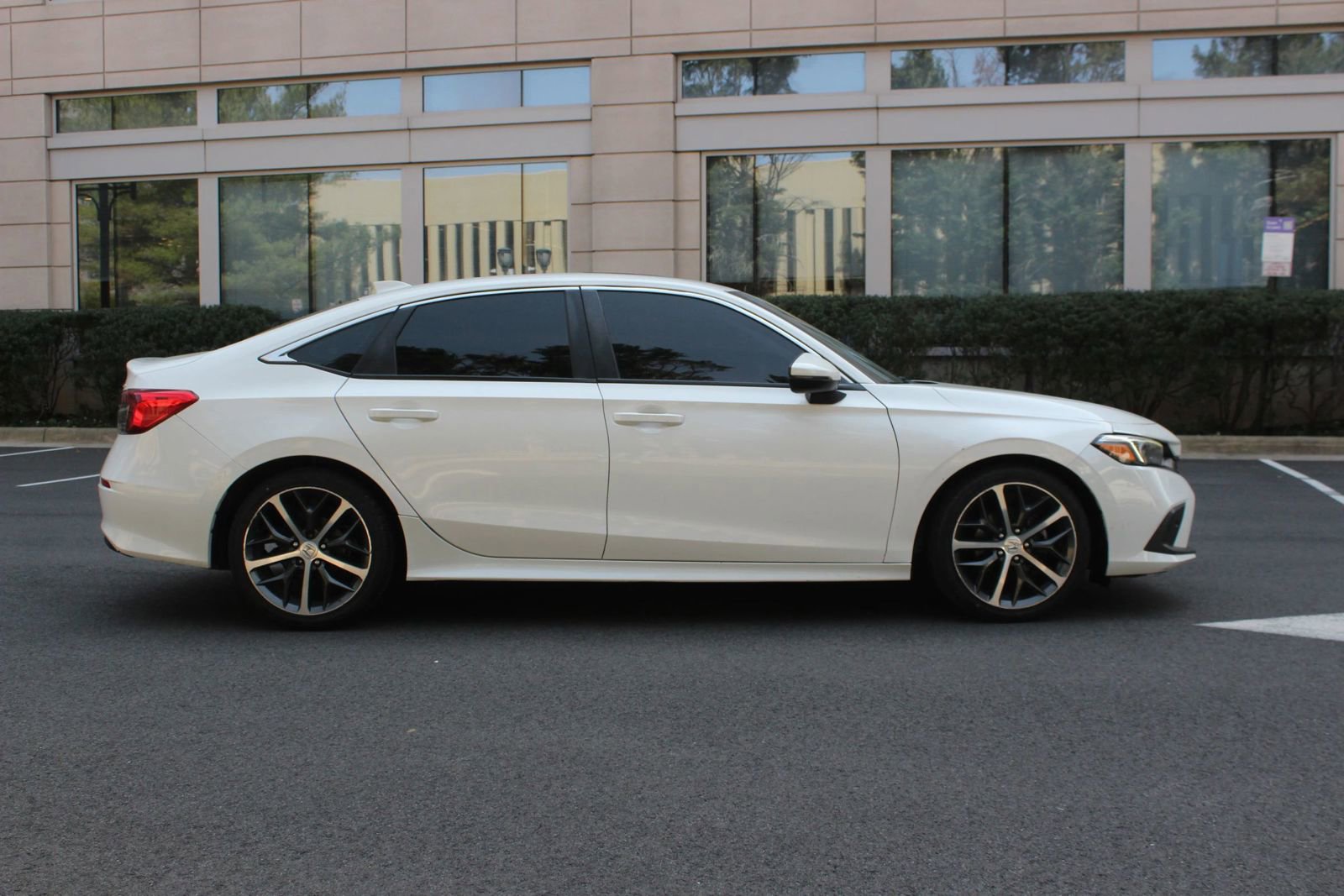 Used 2022 Honda Civic Touring image 6