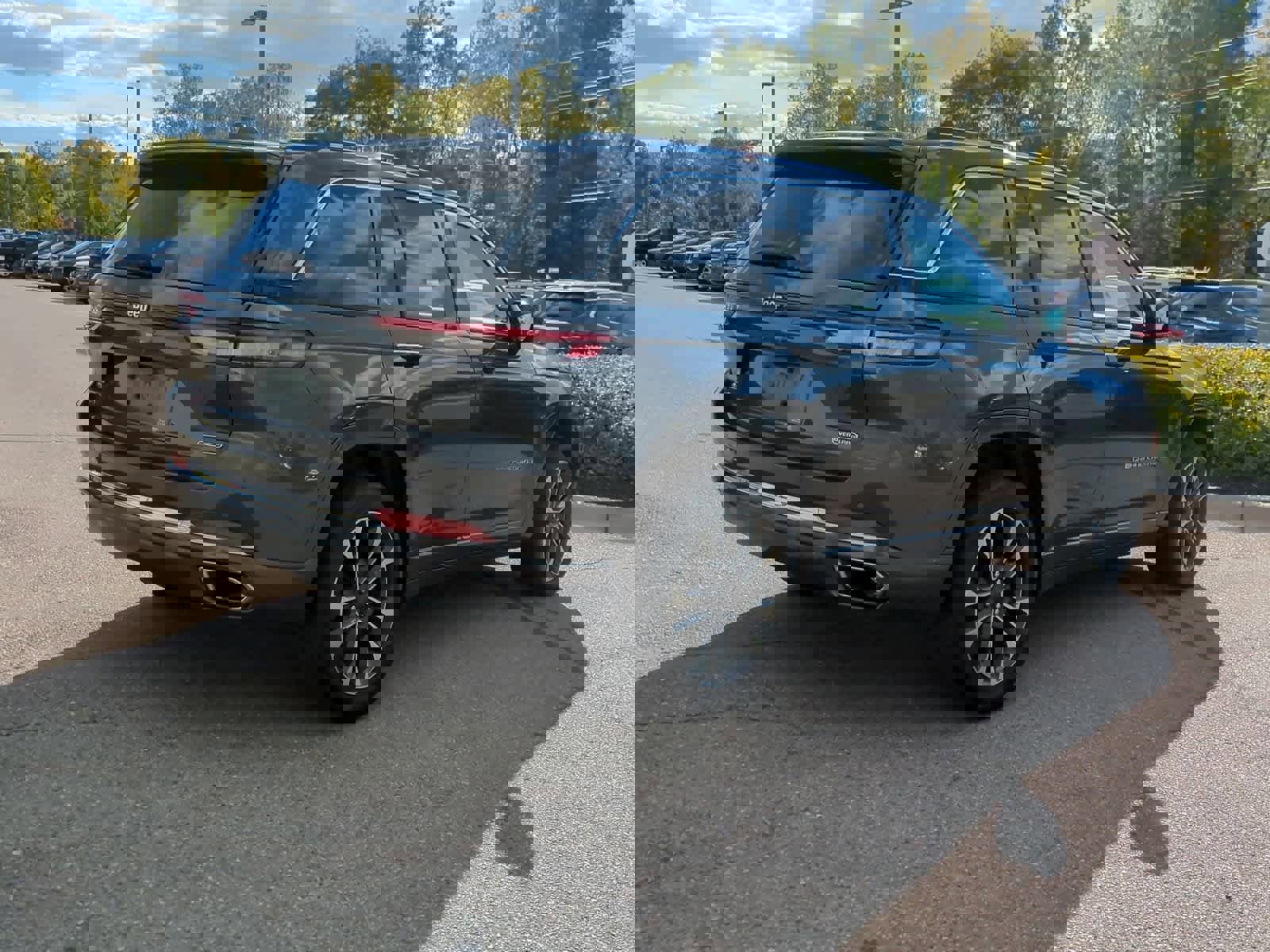 Used 2022 Jeep Grand Cherokee Overland image 8