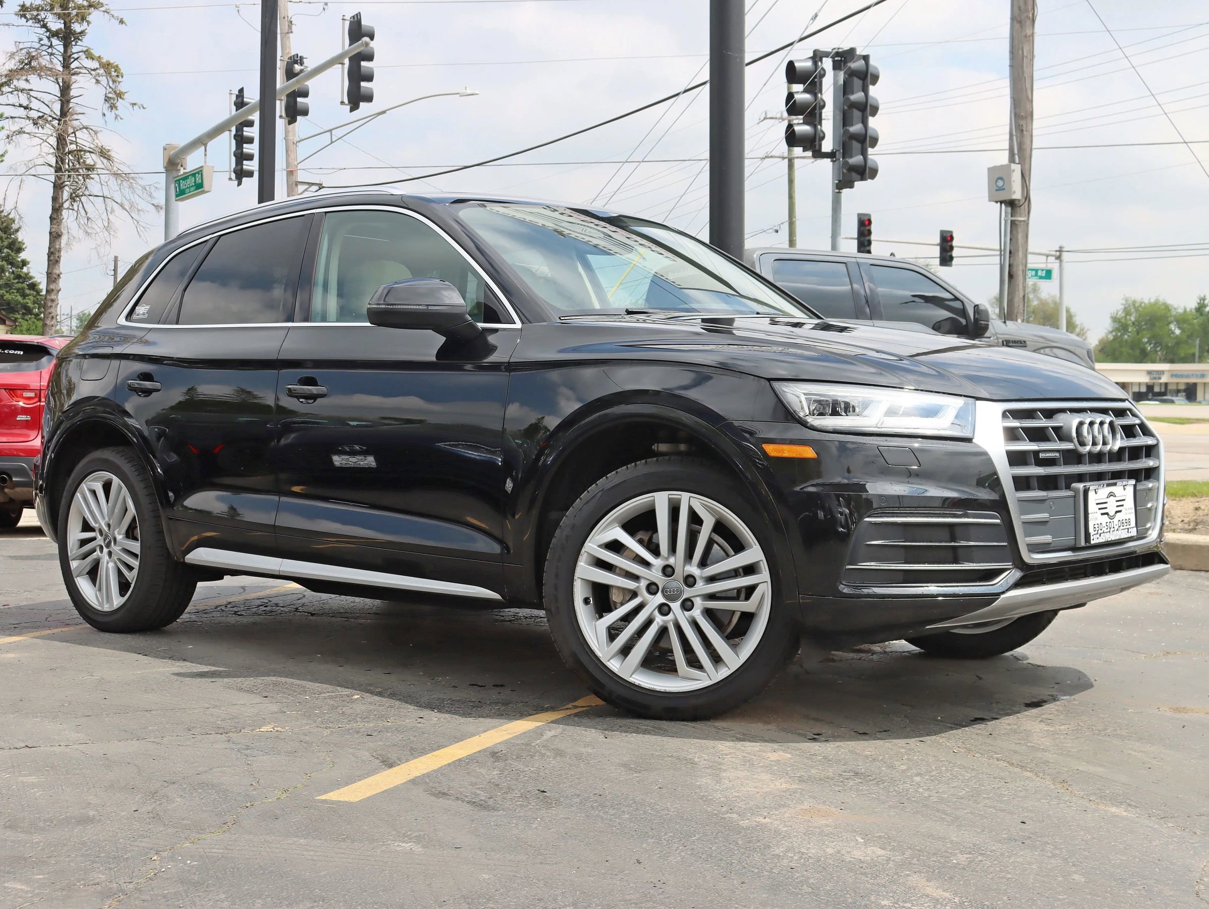 Used 2018 Audi Q5 2.0T Premium Plus w/ Premium Plus Package AWD/4WD image 2