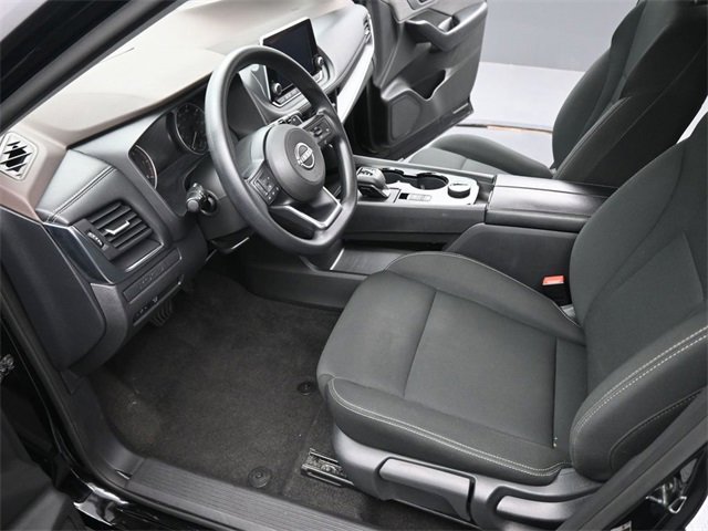 Used 2023 Nissan Rogue S image 9