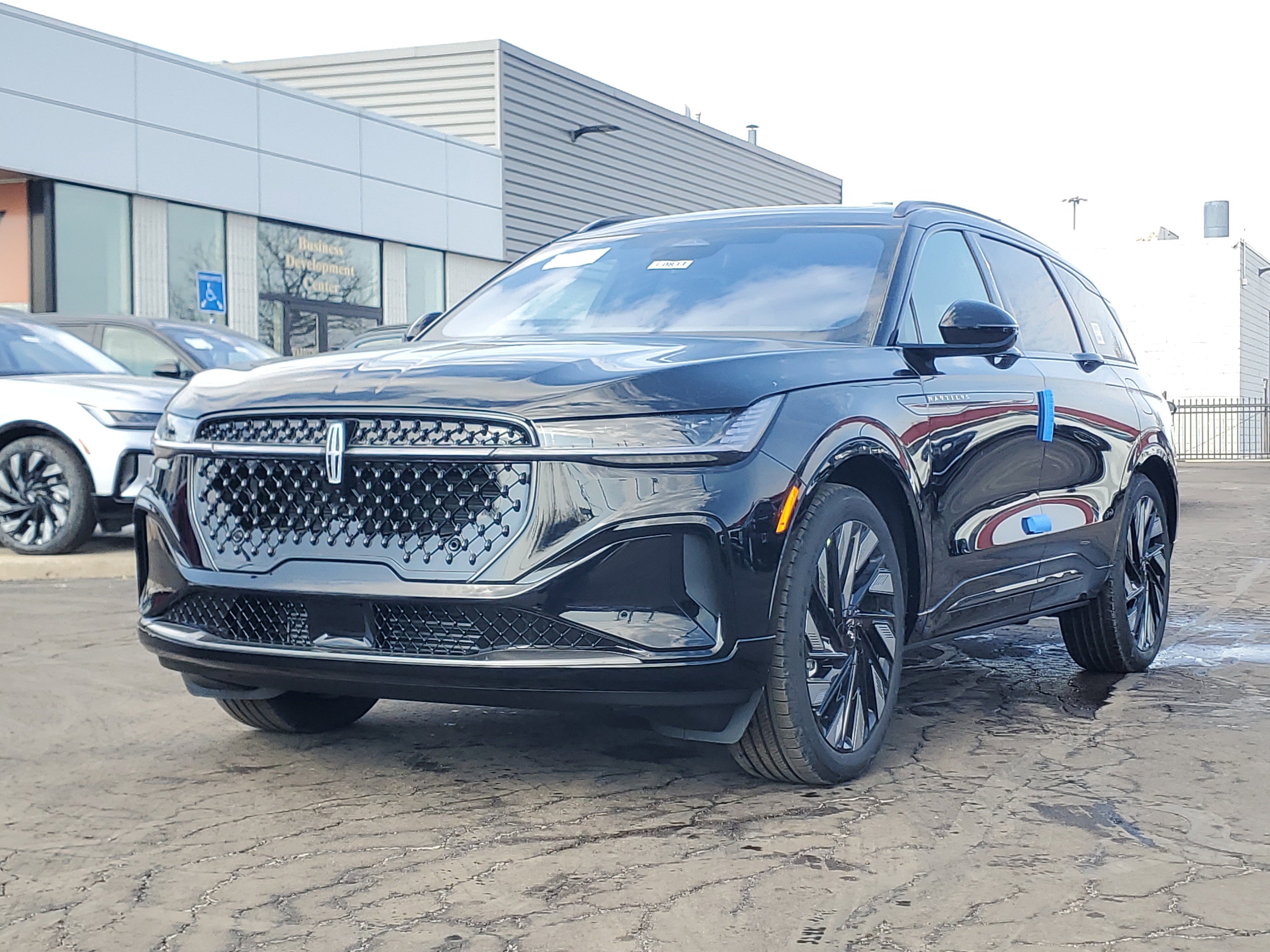 New 2026 Lincoln Nautilus Reserve image 2