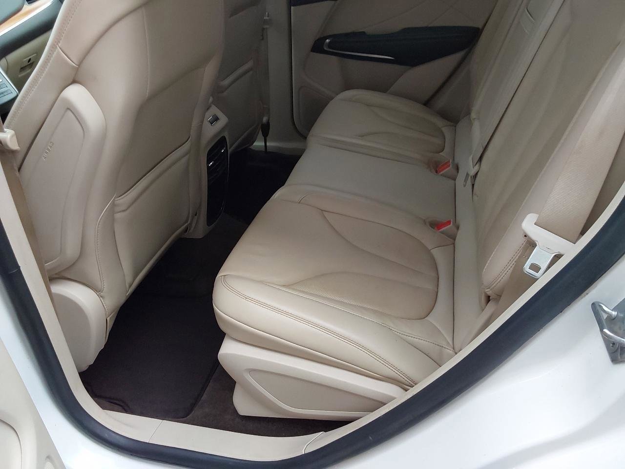 Used 2017 Lincoln MKC Select w/ Select Plus Package AWD/4WD image 14