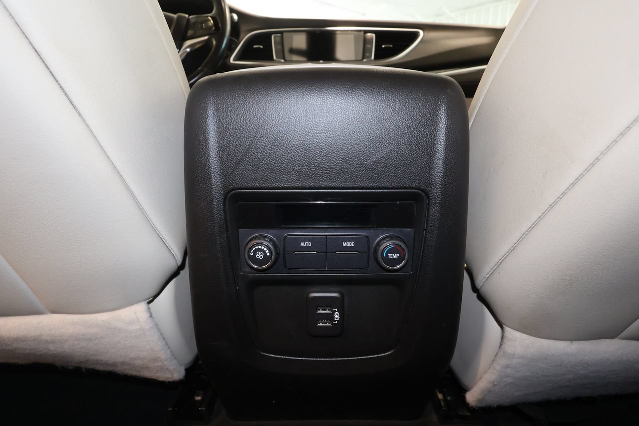 Used 2024 Buick Enclave Essence w/ Sport Touring Edition AWD/4WD image 30