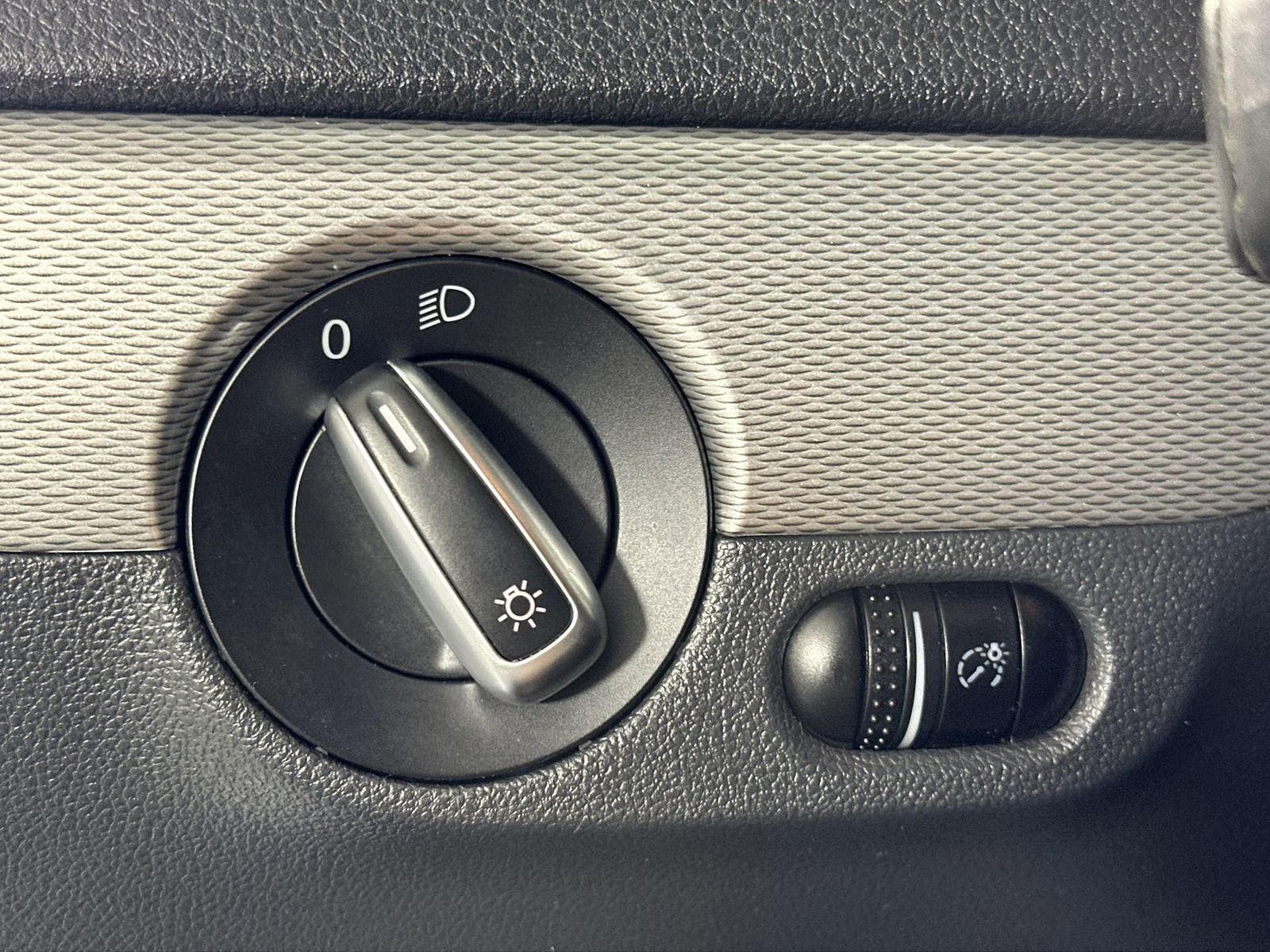 Used 2017 Volkswagen Jetta S image 22