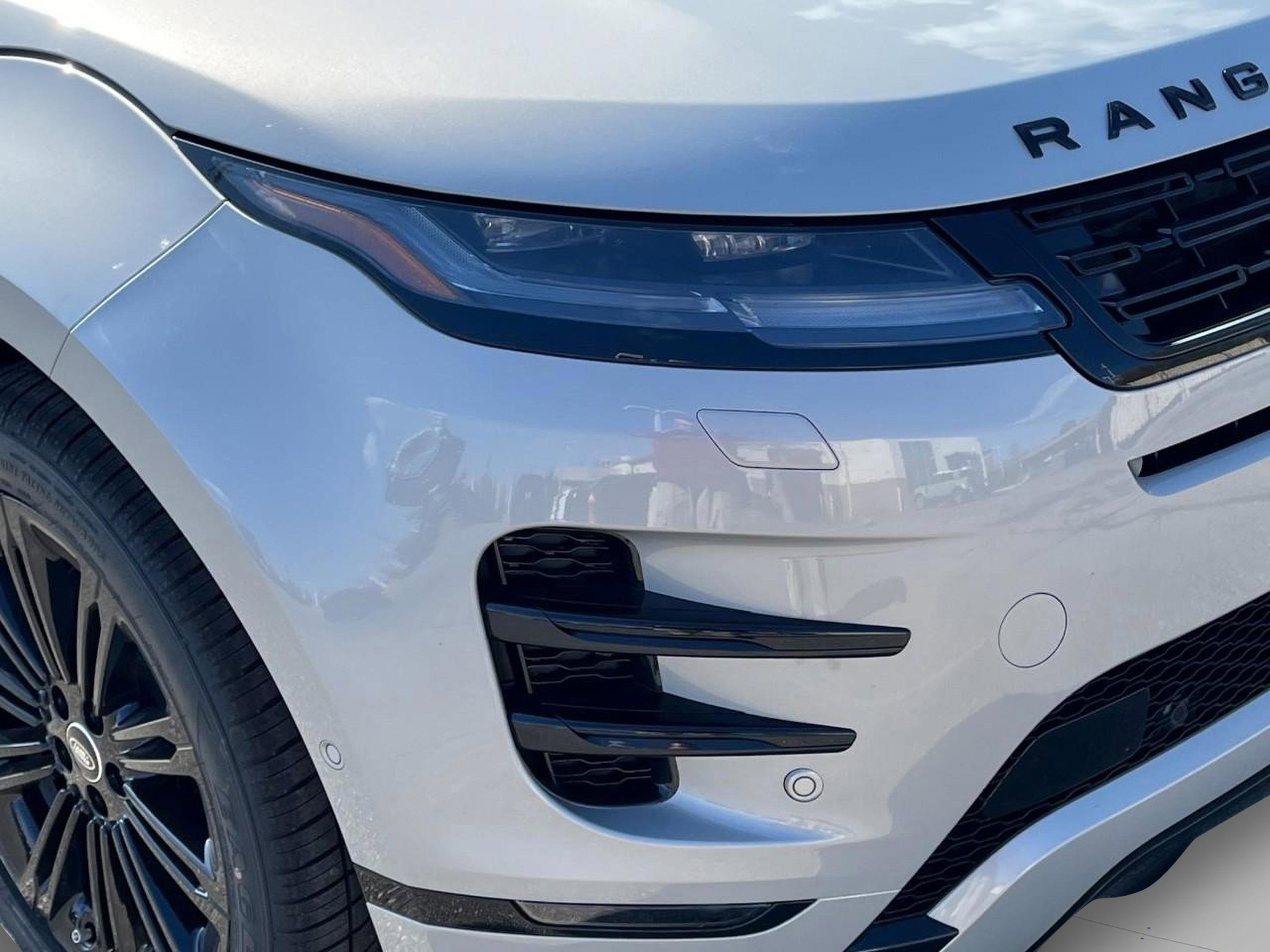 New 2026 Land Rover Range Rover Evoque Dynamic SE image 32