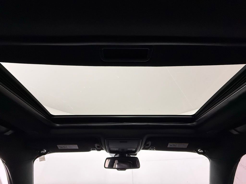 Used 2022 Dodge Challenger R/T w/ Plus Package image 3