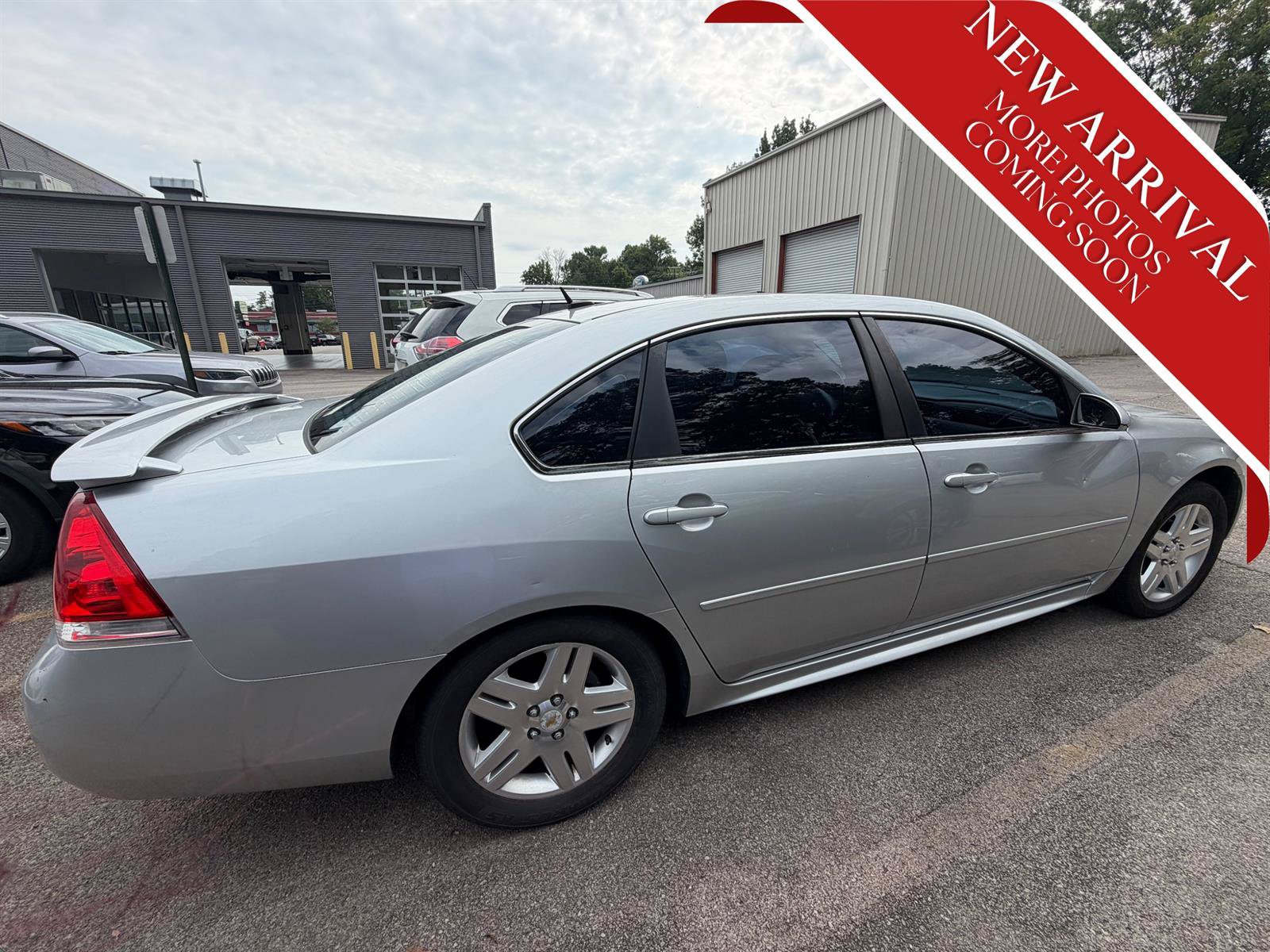 Used 2012 Chevrolet Impala LT w/ LT Sunroof Package FWD image 11