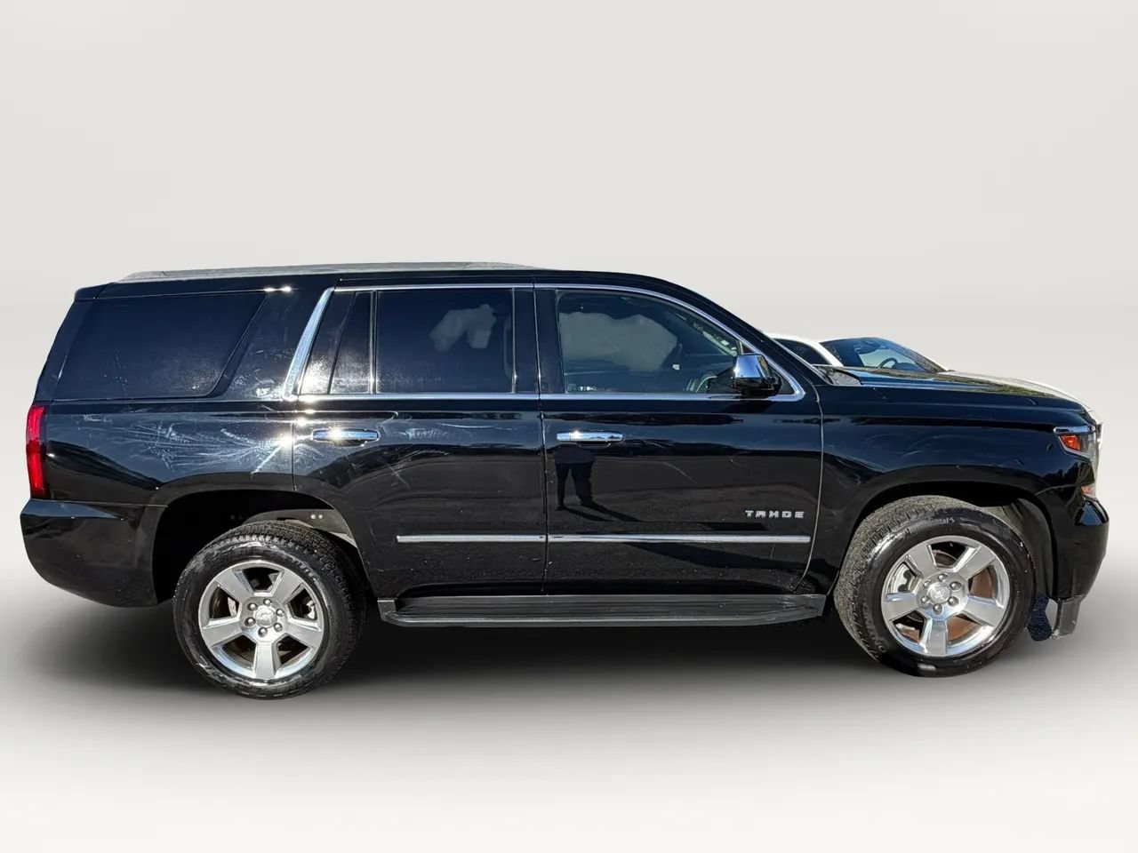 Used 2017 Chevrolet Tahoe LT RWD image 2