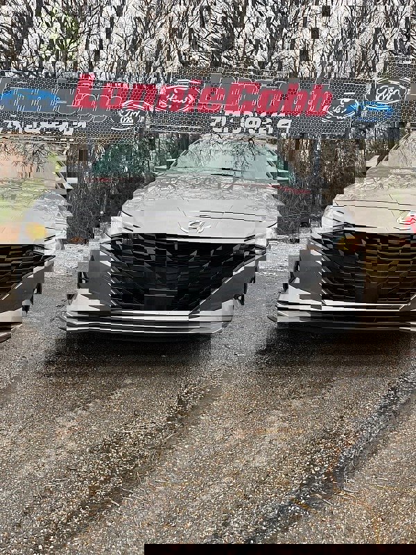 Used 2023 Hyundai Elantra SEL w/ Convenience Package image 2