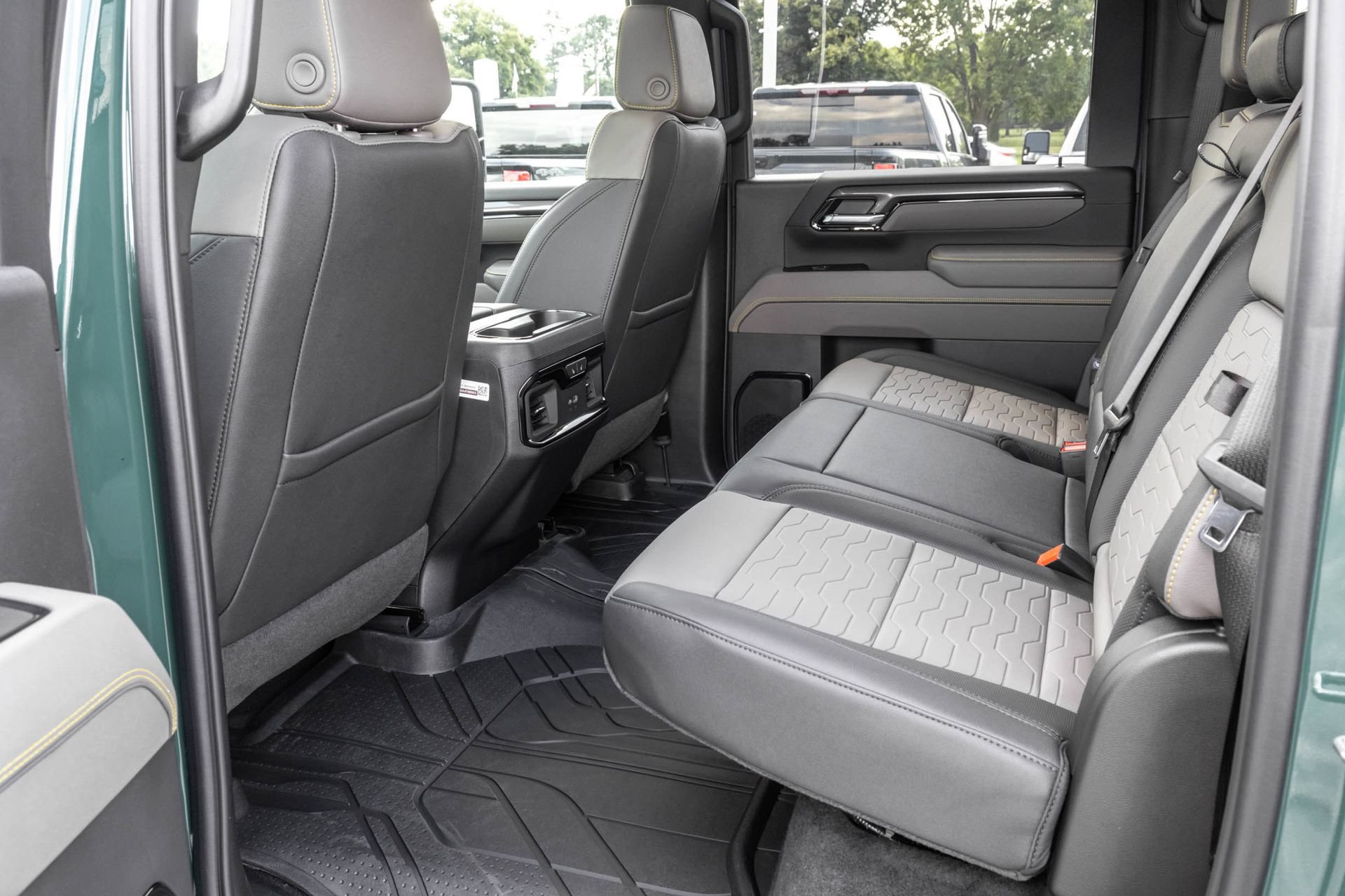 New 2026 Chevrolet Silverado 2500 ZR2 w/ LPO, Dark Essentials Package AWD/4WD image 36