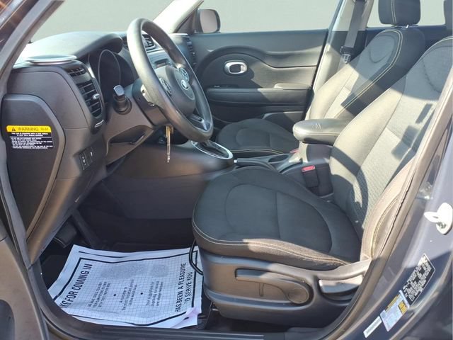 Used 2015 Kia Soul + FWD image 17