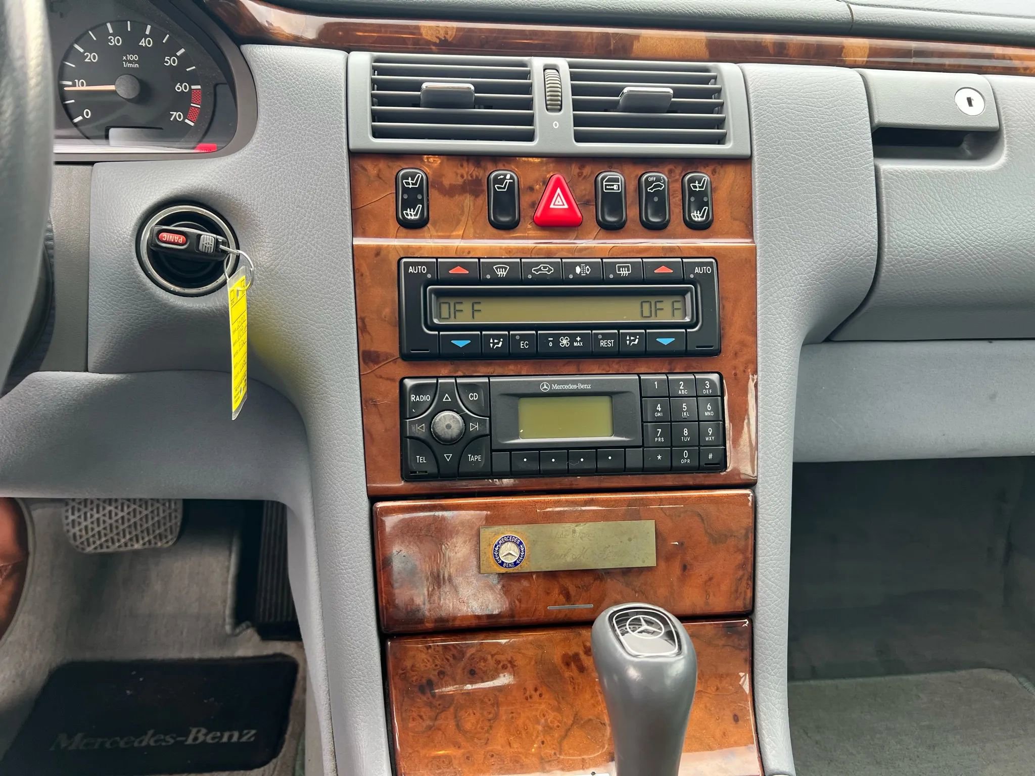 Used 2000 Mercedes-Benz E 320 Sedan image 13