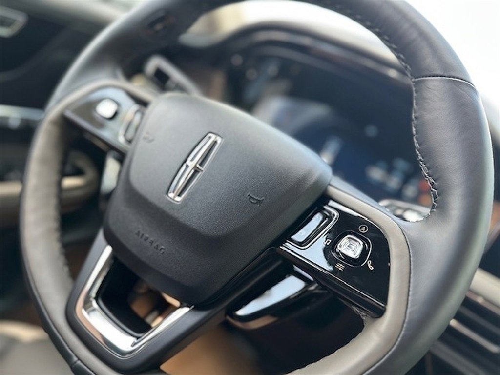 New 2025 Lincoln Corsair Reserve image 14