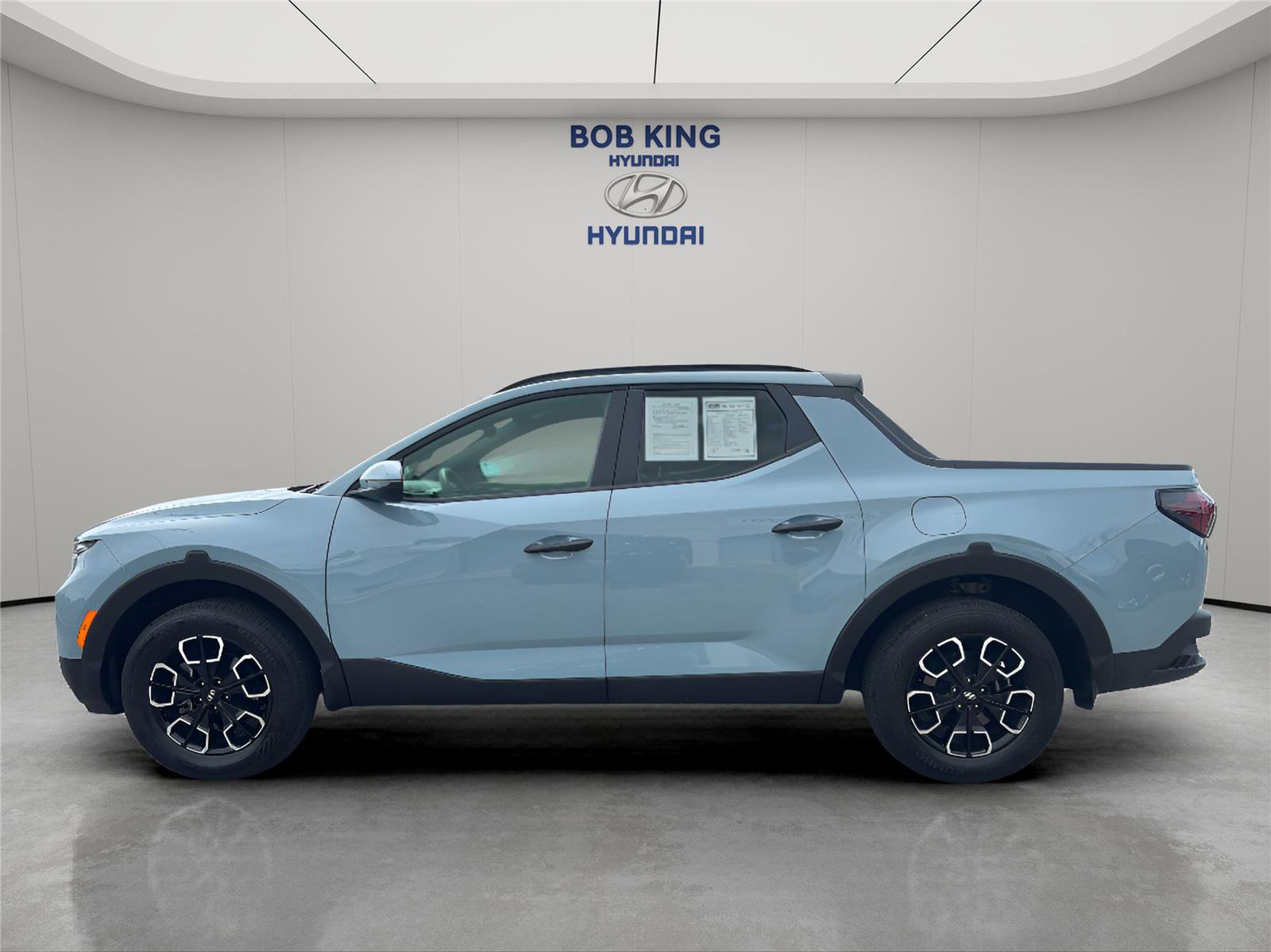 Used 2023 Hyundai Santa Cruz SEL w/ Activity Package image 2