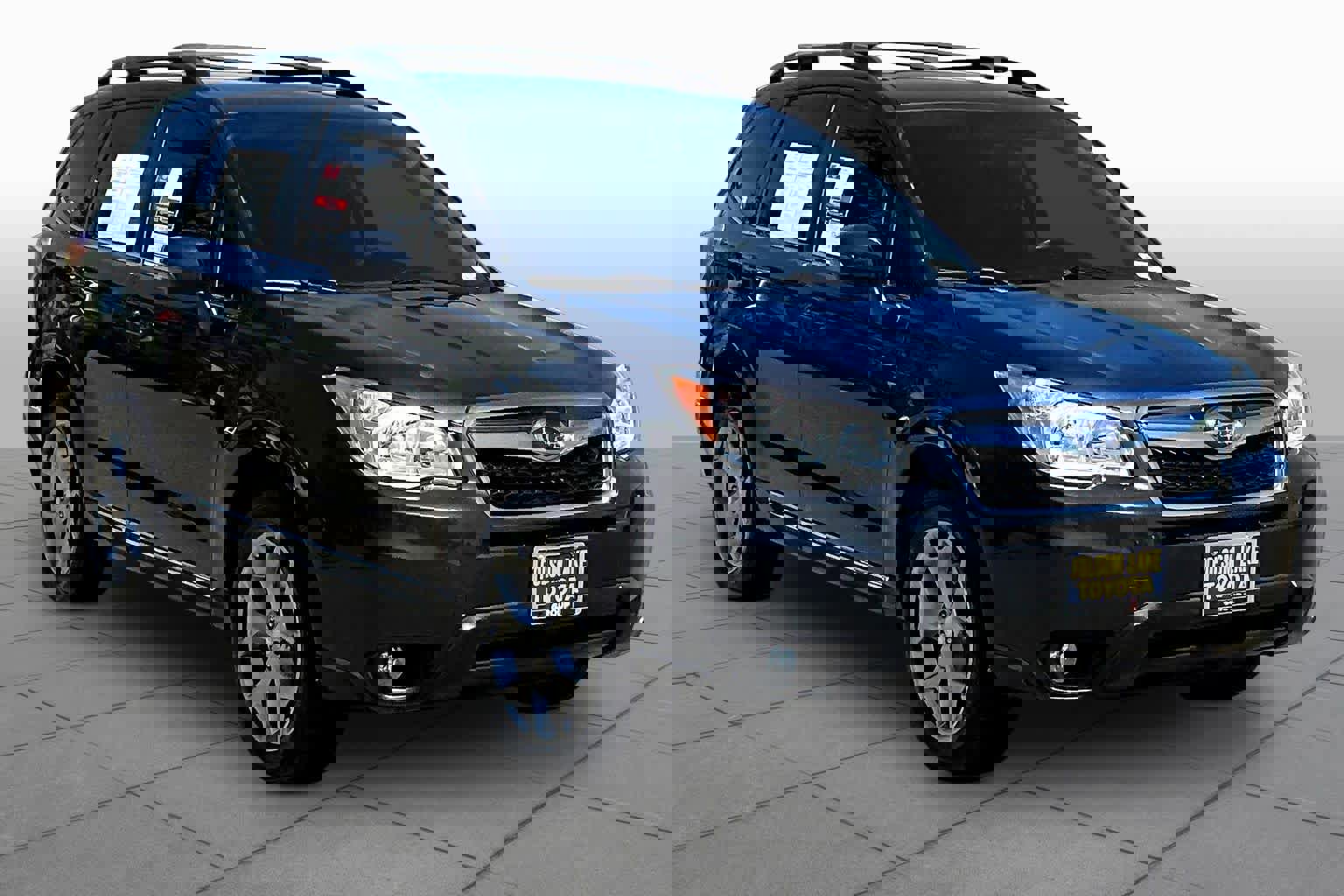 Used 2015 Subaru Forester 2.5i Touring w/ Eyesight & Navigation System image 2