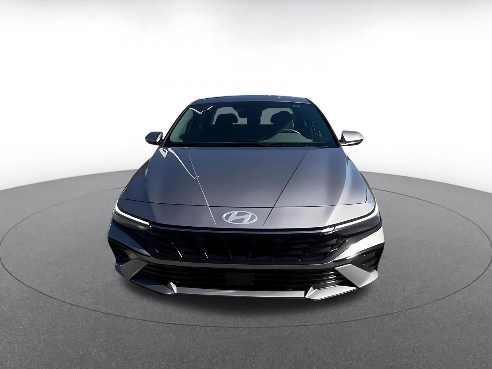 Used 2025 Hyundai Elantra SEL image 4